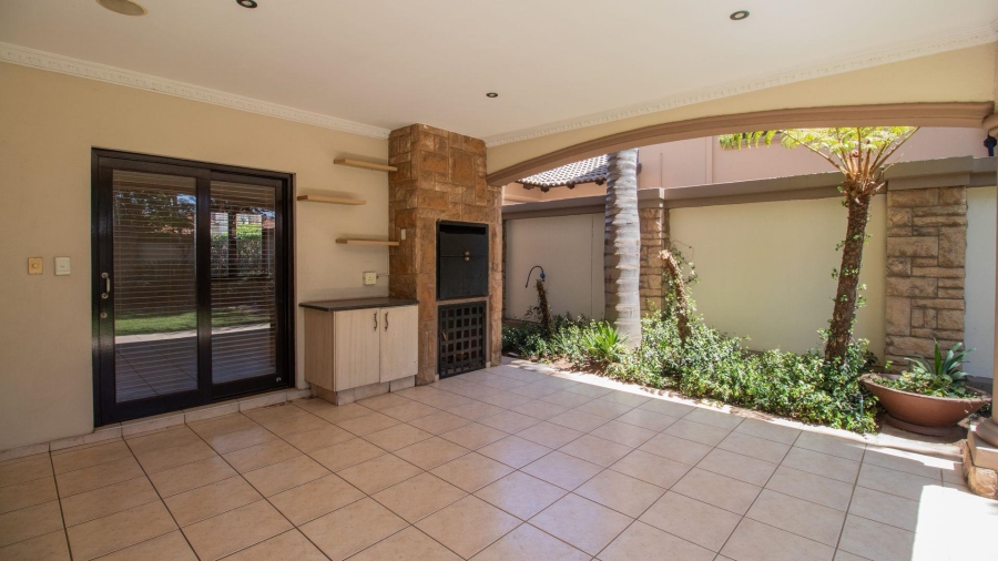 3 Bedroom Property for Sale in Beyerspark Gauteng