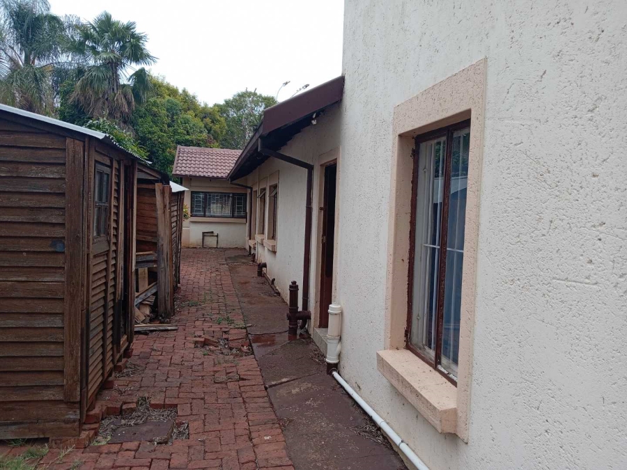 6 Bedroom Property for Sale in Karenpark Gauteng