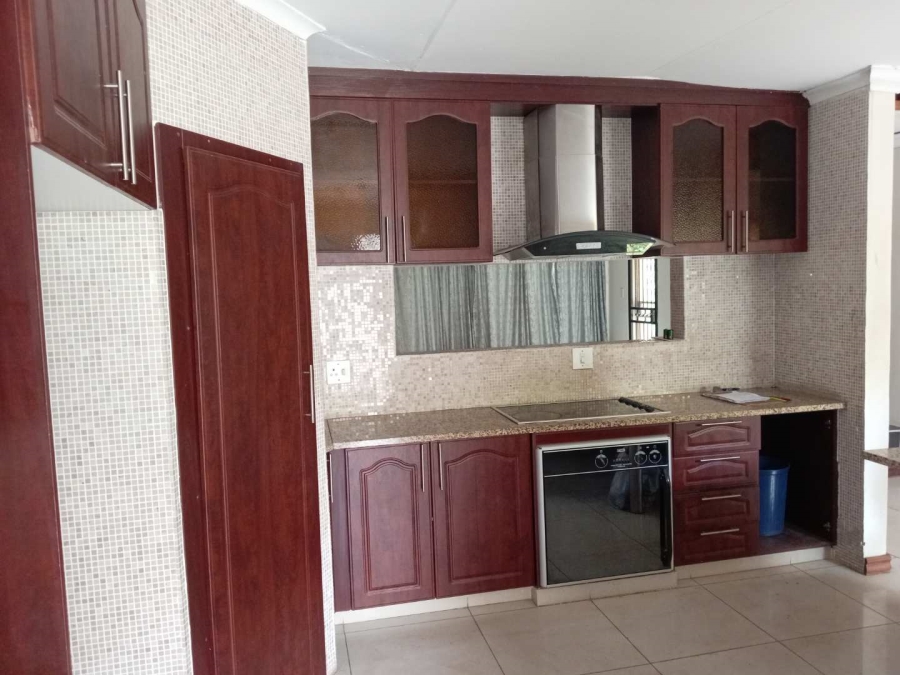 6 Bedroom Property for Sale in Karenpark Gauteng