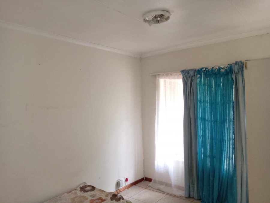 6 Bedroom Property for Sale in Karenpark Gauteng