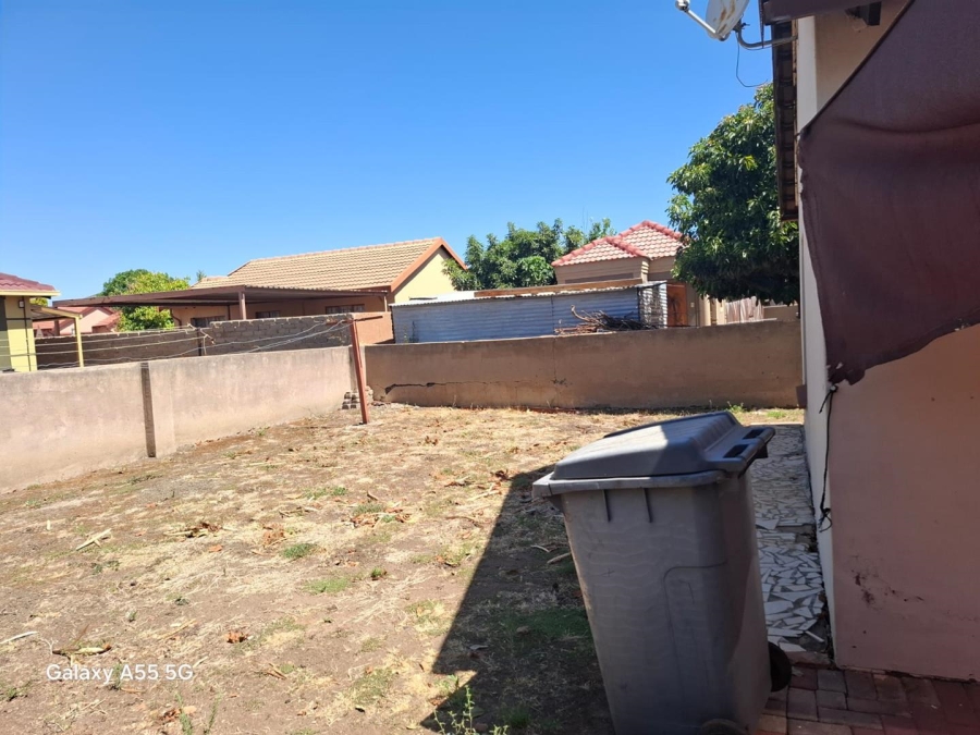 2 Bedroom Property for Sale in Rosslyn Gauteng