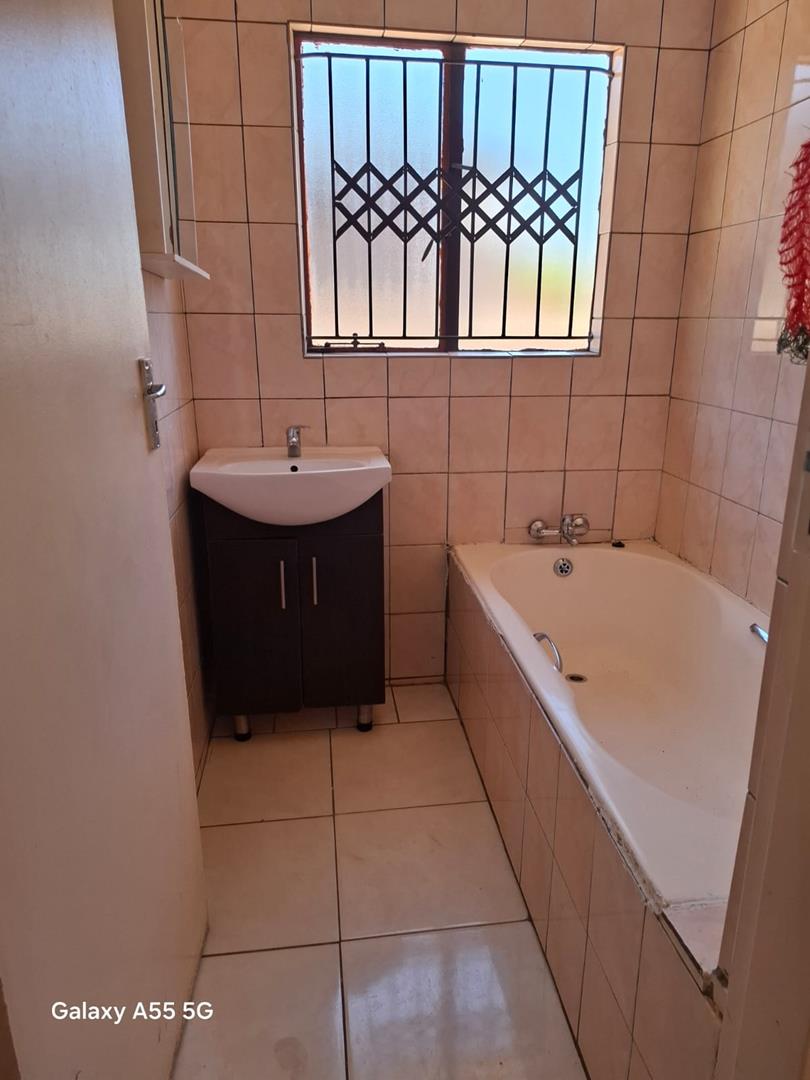 2 Bedroom Property for Sale in Rosslyn Gauteng