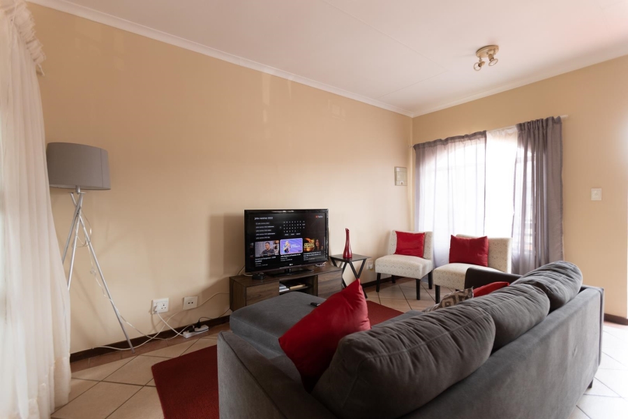 2 Bedroom Property for Sale in Mooikloof Gauteng