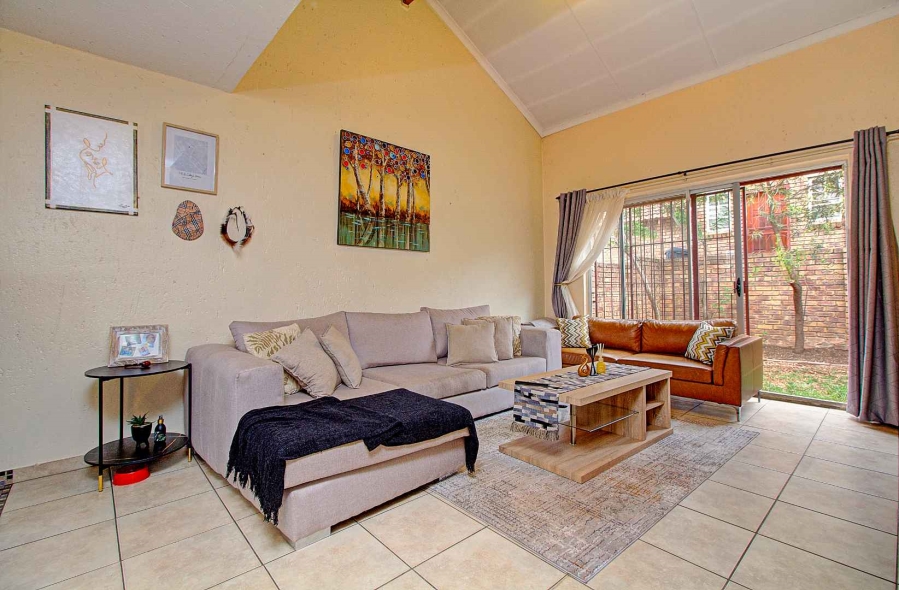 3 Bedroom Property for Sale in Wilgeheuwel Gauteng