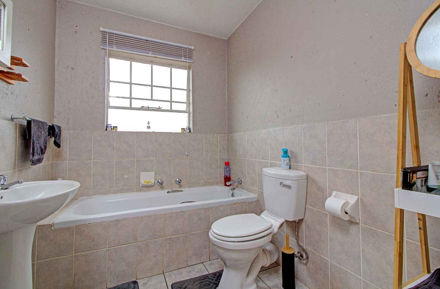 3 Bedroom Property for Sale in Wilgeheuwel Gauteng