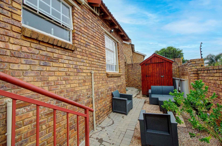 3 Bedroom Property for Sale in Wilgeheuwel Gauteng