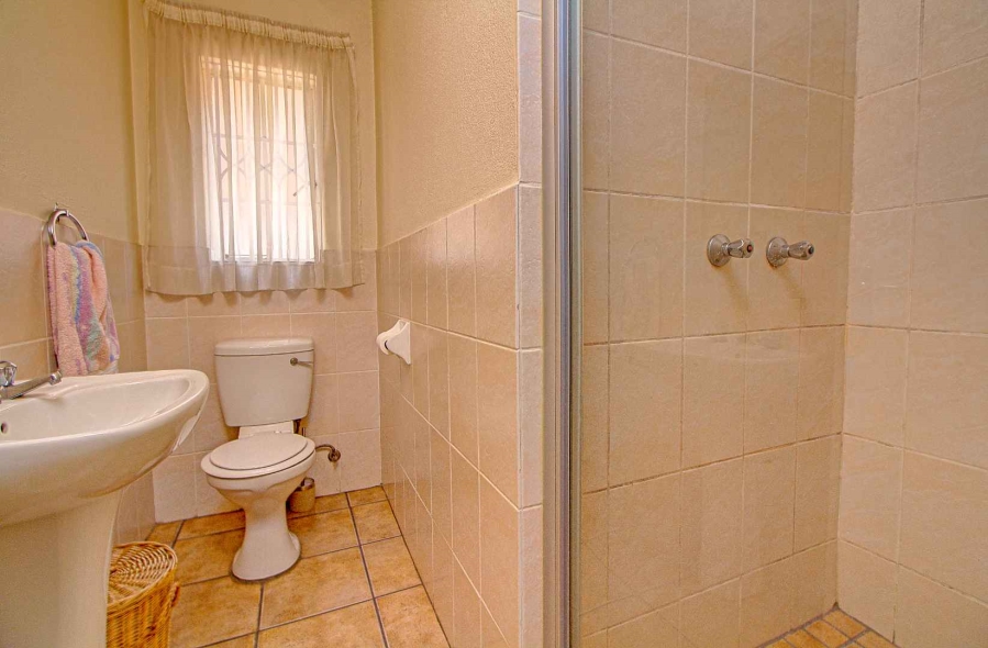 2 Bedroom Property for Sale in Wilgeheuwel Gauteng