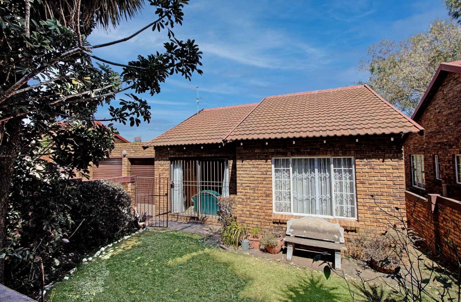 2 Bedroom Property for Sale in Wilgeheuwel Gauteng