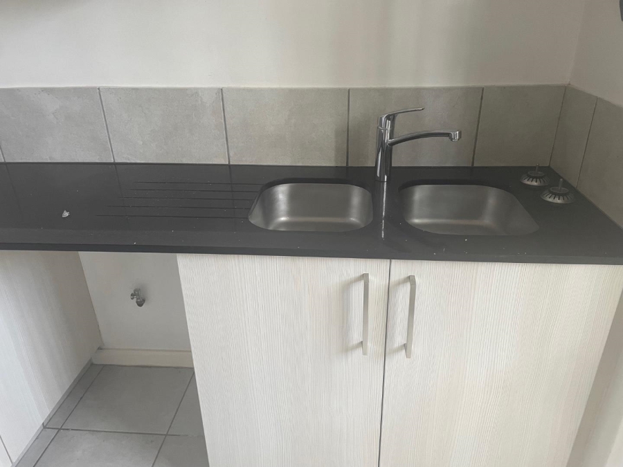 To Let 2 Bedroom Property for Rent in Edenburg Gauteng