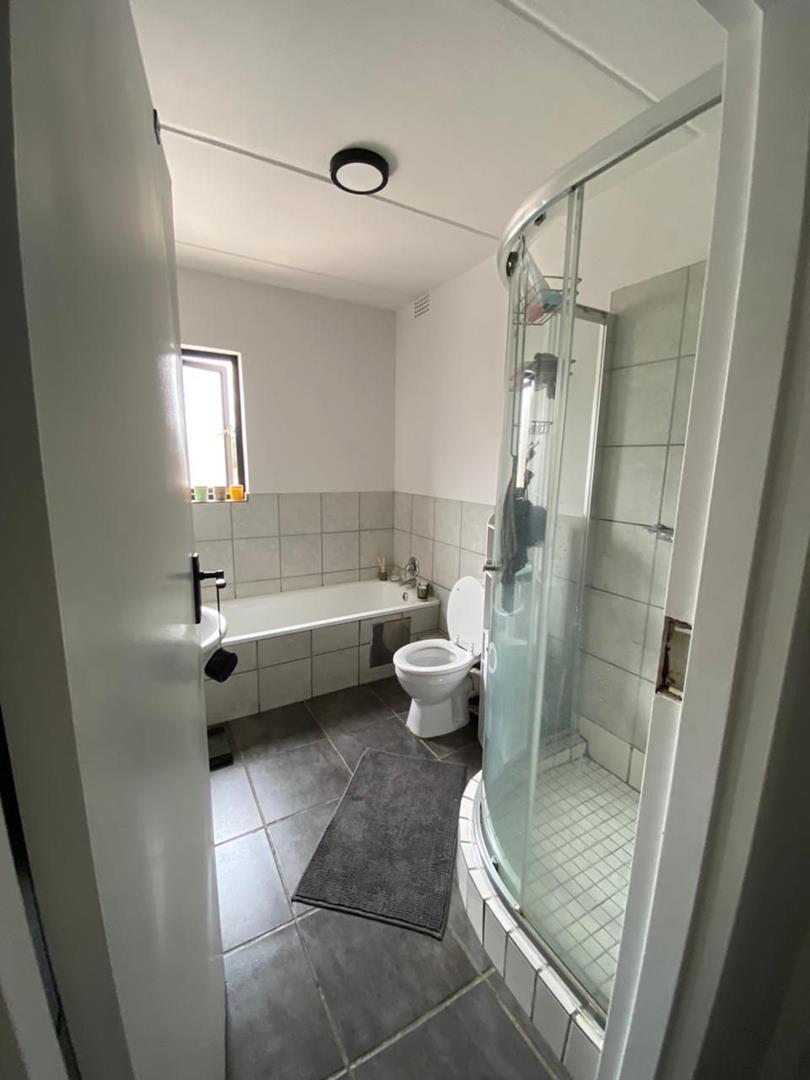 2 Bedroom Property for Sale in Erand Gardens Gauteng