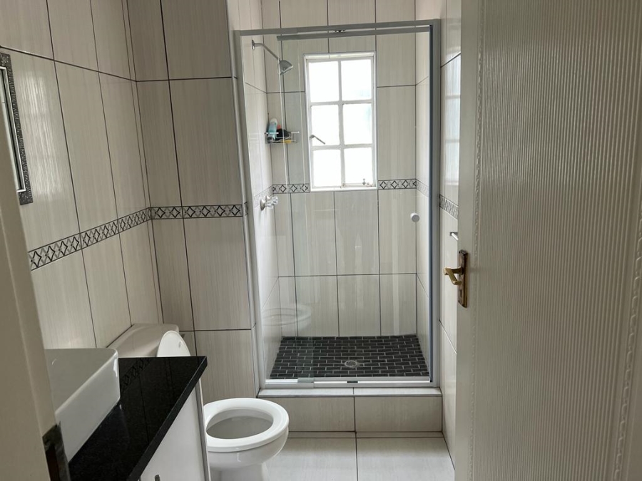 To Let 2 Bedroom Property for Rent in Morningside Gauteng