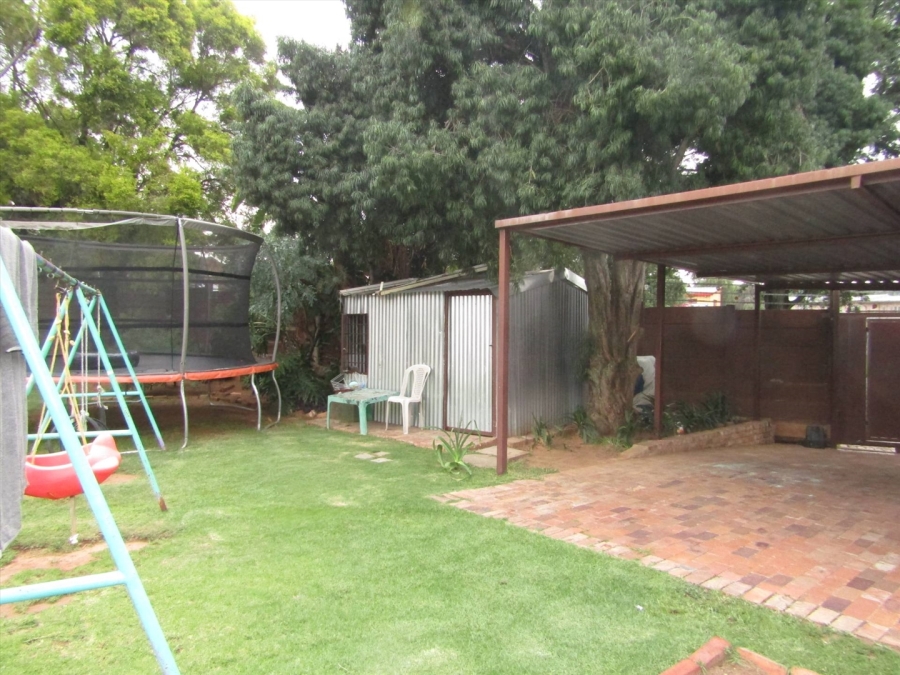 To Let 3 Bedroom Property for Rent in Sandringham Gauteng