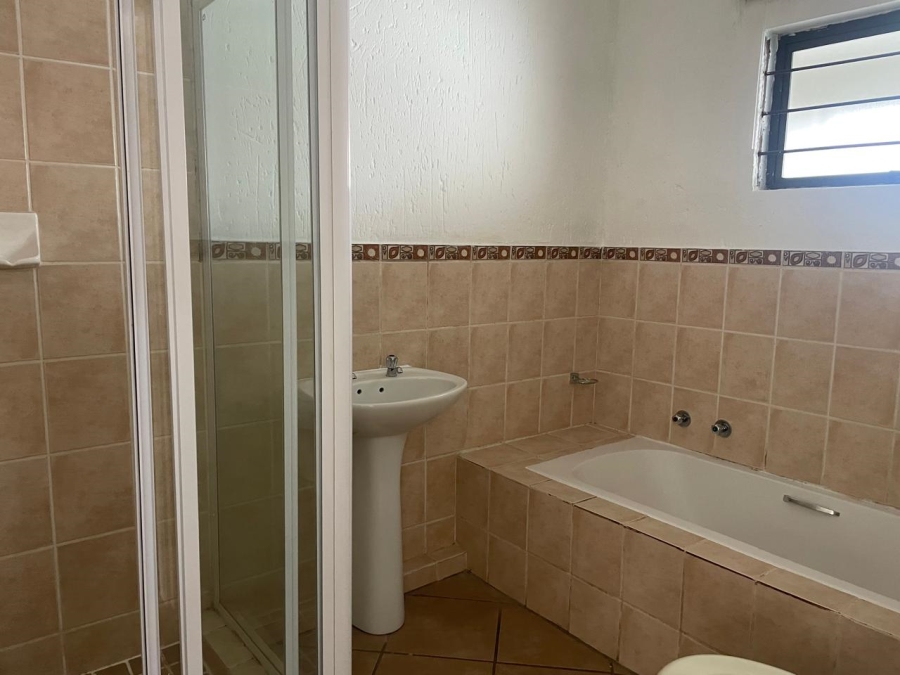 1 Bedroom Property for Sale in Sunninghill Gauteng