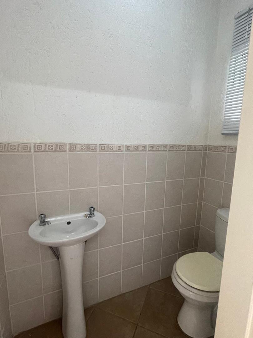 1 Bedroom Property for Sale in Sunninghill Gauteng