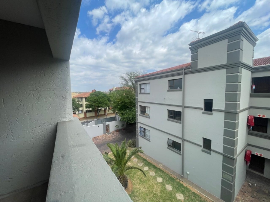 1 Bedroom Property for Sale in Sunninghill Gauteng