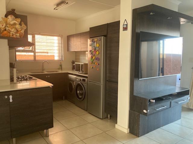 To Let 3 Bedroom Property for Rent in Oakdene Gauteng