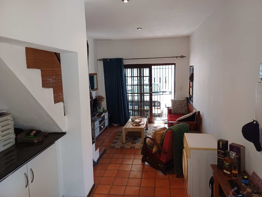 To Let 1 Bedroom Property for Rent in Robindale Gauteng