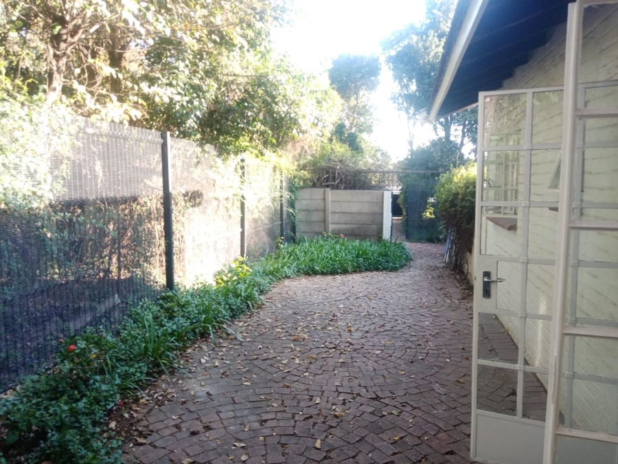 To Let 1 Bedroom Property for Rent in Bryanston Gauteng