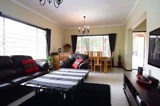 To Let 4 Bedroom Property for Rent in Weltevreden Park Gauteng