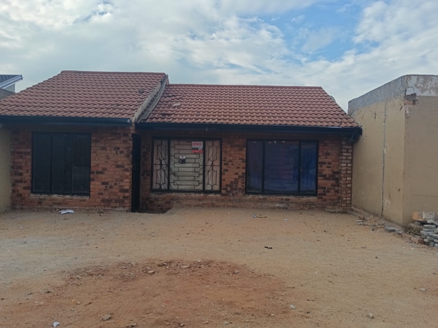 2 Bedroom Property for Sale in Emoyeni Gauteng