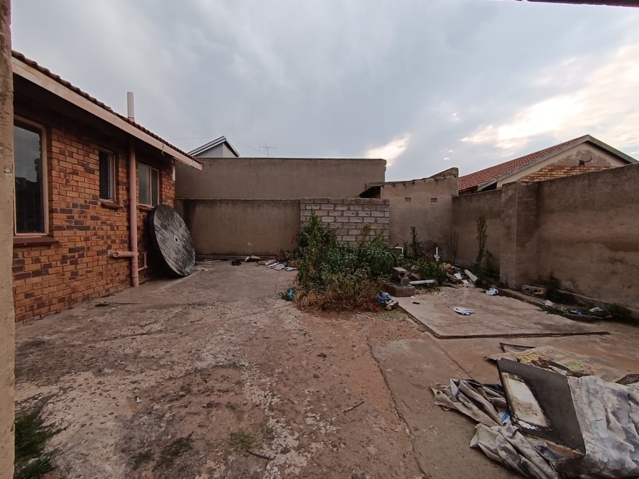 2 Bedroom Property for Sale in Emoyeni Gauteng