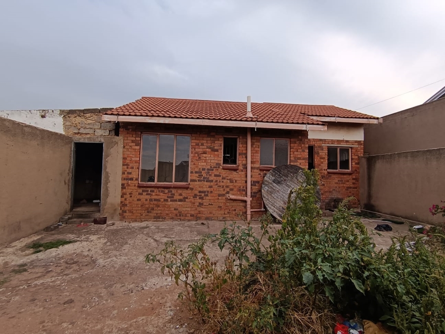 2 Bedroom Property for Sale in Emoyeni Gauteng