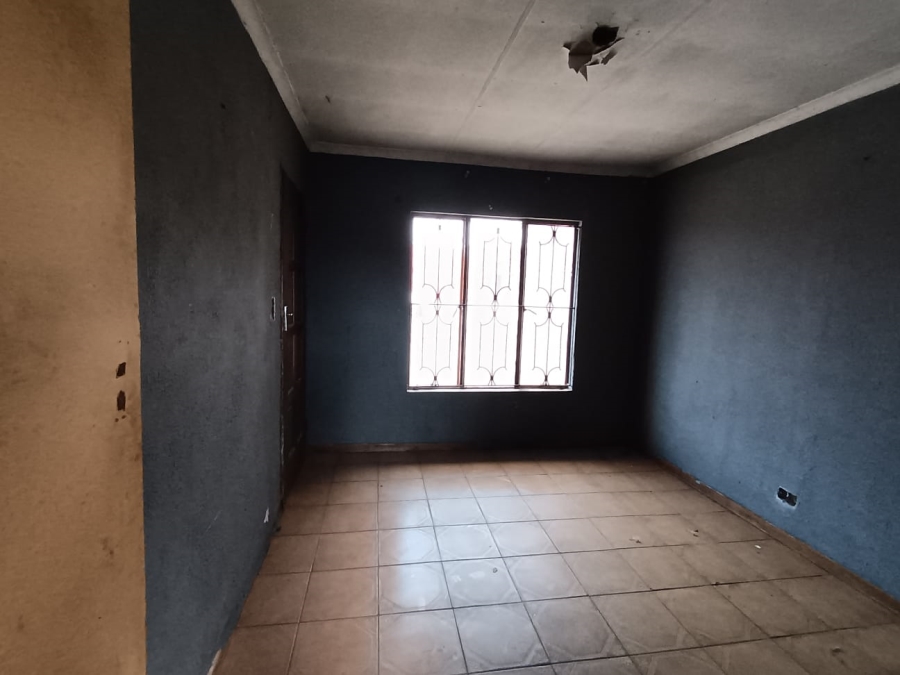 2 Bedroom Property for Sale in Emoyeni Gauteng