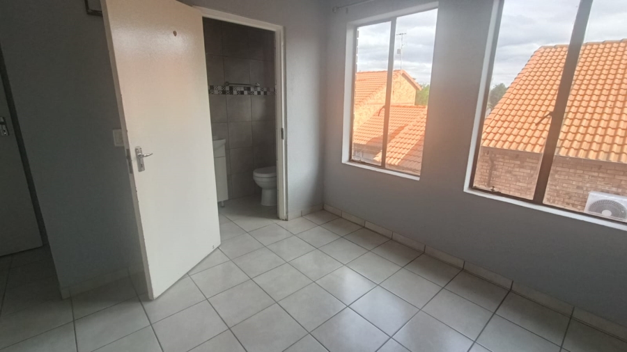 3 Bedroom Property for Sale in Hennopspark Gauteng