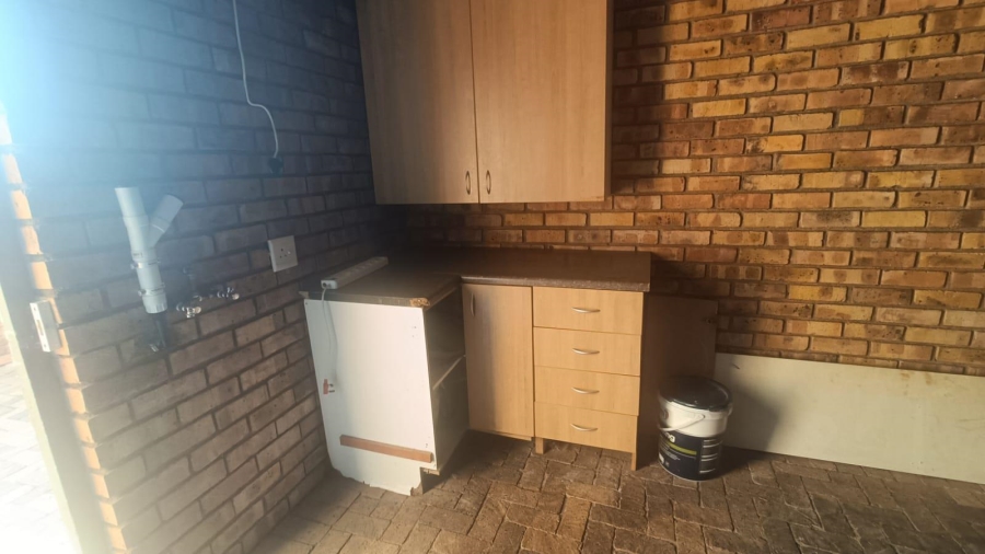 3 Bedroom Property for Sale in Hennopspark Gauteng