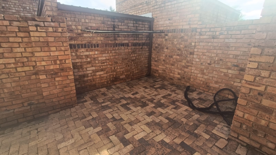 3 Bedroom Property for Sale in Hennopspark Gauteng