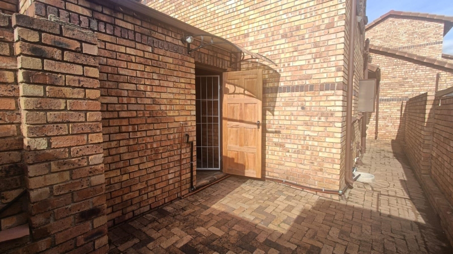 3 Bedroom Property for Sale in Hennopspark Gauteng