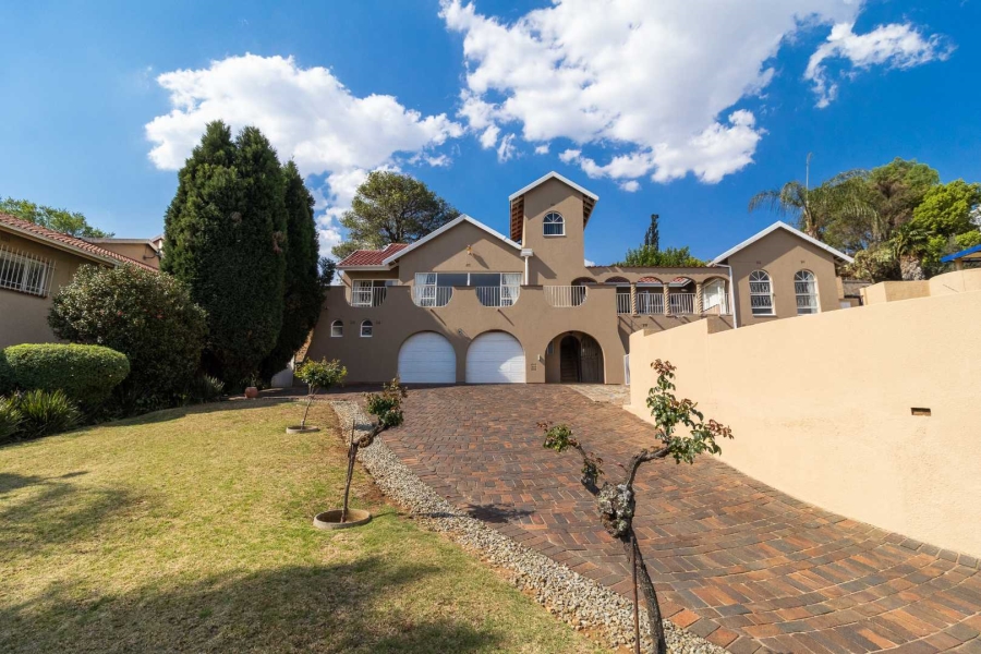 4 Bedroom Property for Sale in Glenvista Gauteng