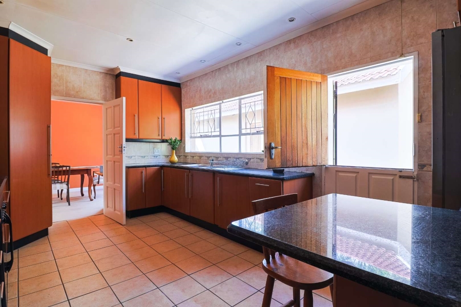 4 Bedroom Property for Sale in Glenvista Gauteng