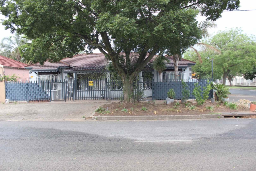 6 Bedroom Property for Sale in Benoni South Gauteng