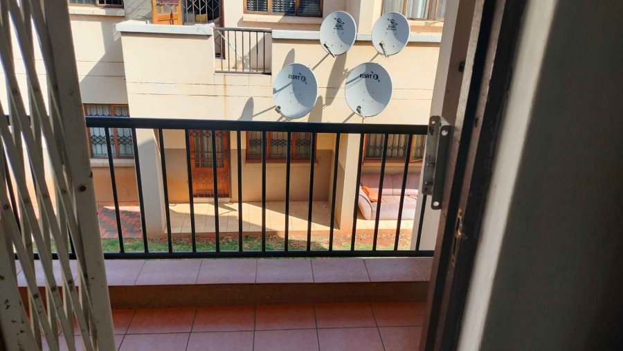 2 Bedroom Property for Sale in Hesteapark Gauteng