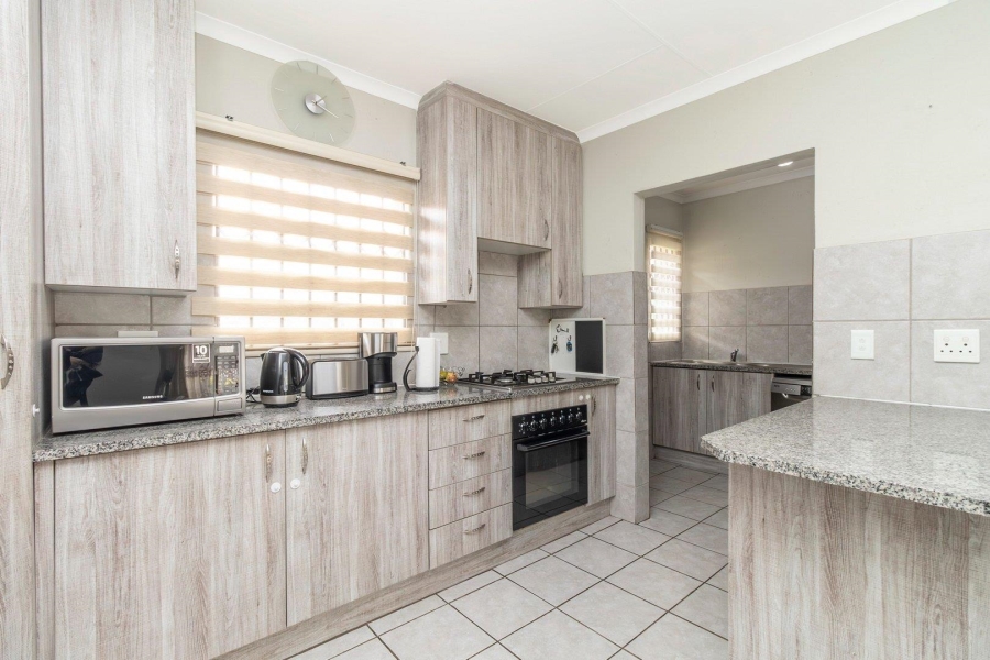 3 Bedroom Property for Sale in Wilgeheuwel Gauteng