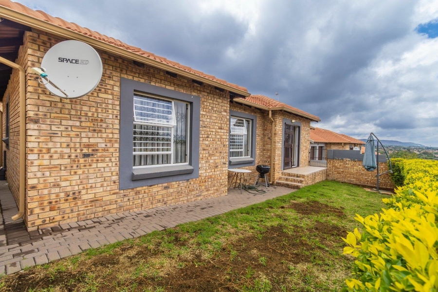 3 Bedroom Property for Sale in Wilgeheuwel Gauteng