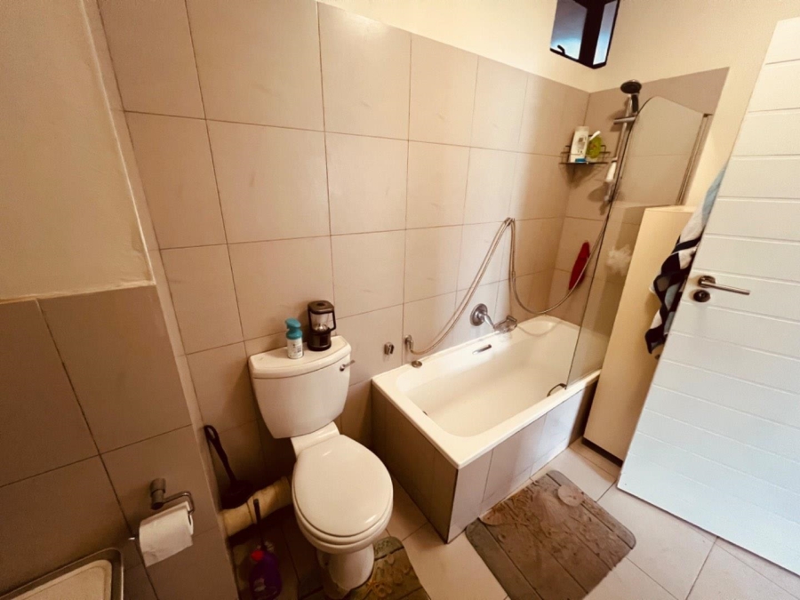 1 Bedroom Property for Sale in Honeydew Gauteng