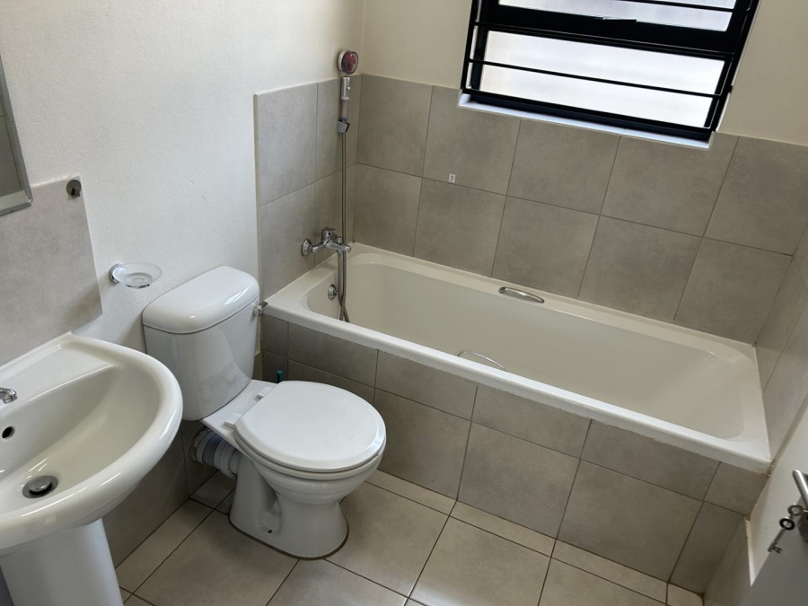 To Let 2 Bedroom Property for Rent in Brentwood Gauteng