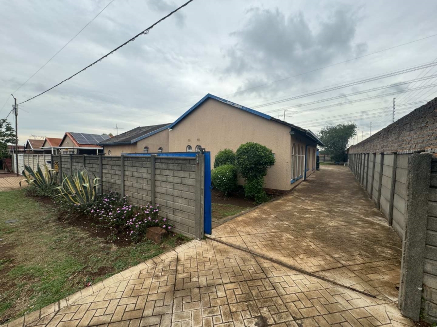 3 Bedroom Property for Sale in Mayberry Park Gauteng