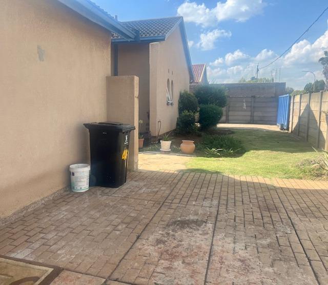 3 Bedroom Property for Sale in Mayberry Park Gauteng