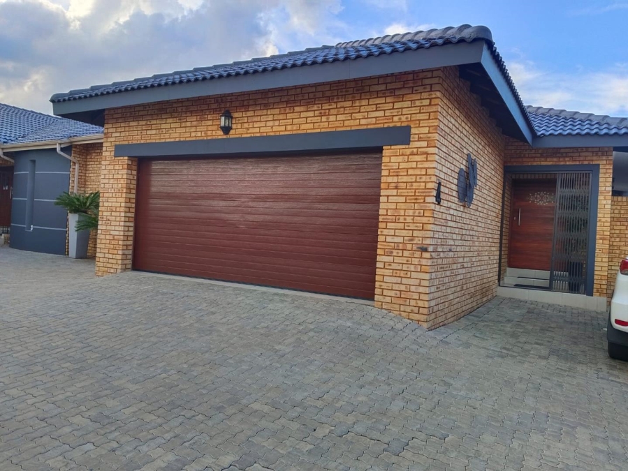 To Let 3 Bedroom Property for Rent in New Redruth Gauteng