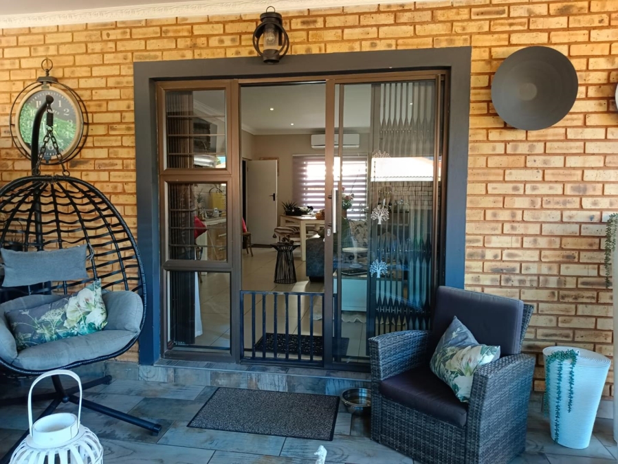 To Let 3 Bedroom Property for Rent in New Redruth Gauteng