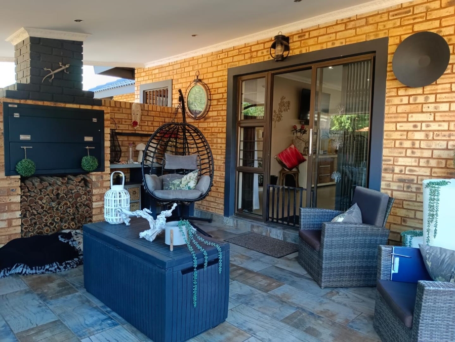 To Let 3 Bedroom Property for Rent in New Redruth Gauteng