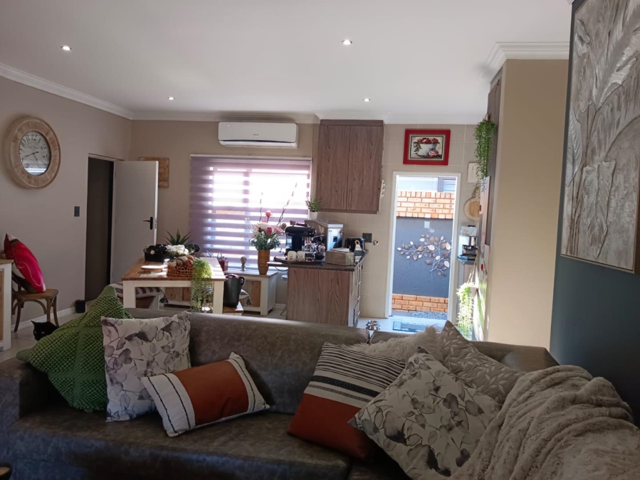 To Let 3 Bedroom Property for Rent in New Redruth Gauteng