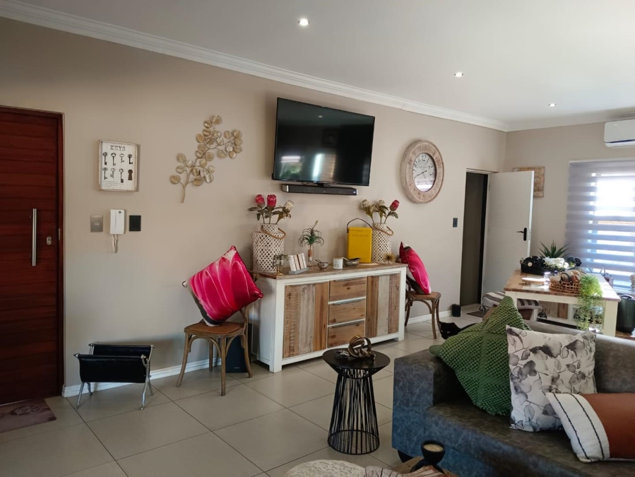 To Let 3 Bedroom Property for Rent in New Redruth Gauteng