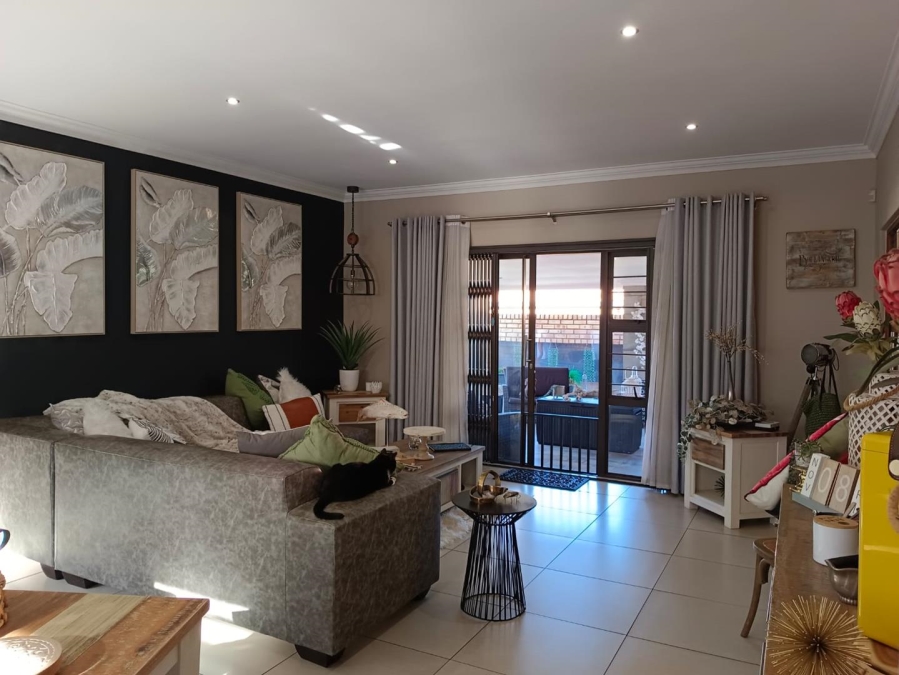 To Let 3 Bedroom Property for Rent in New Redruth Gauteng