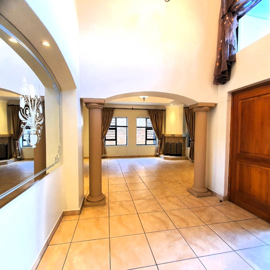 3 Bedroom Property for Sale in Beyerspark Gauteng