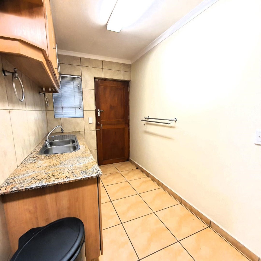 3 Bedroom Property for Sale in Beyerspark Gauteng