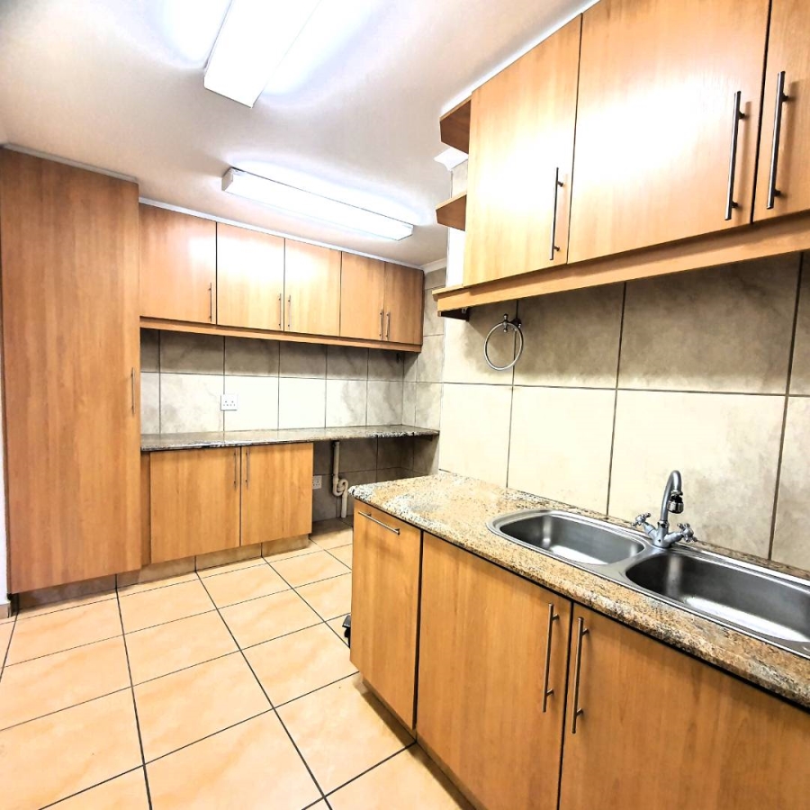 3 Bedroom Property for Sale in Beyerspark Gauteng